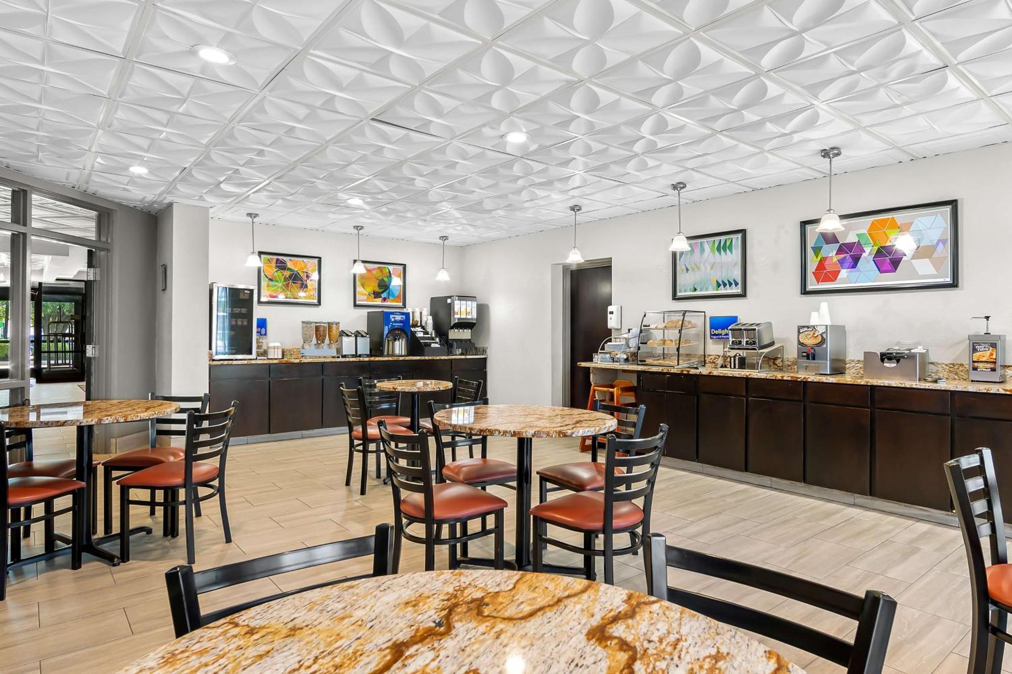 Best Western Knoxville Suites - Downtown Exterior photo